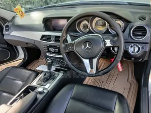 Mercedes-Benz E200 2011 Silver