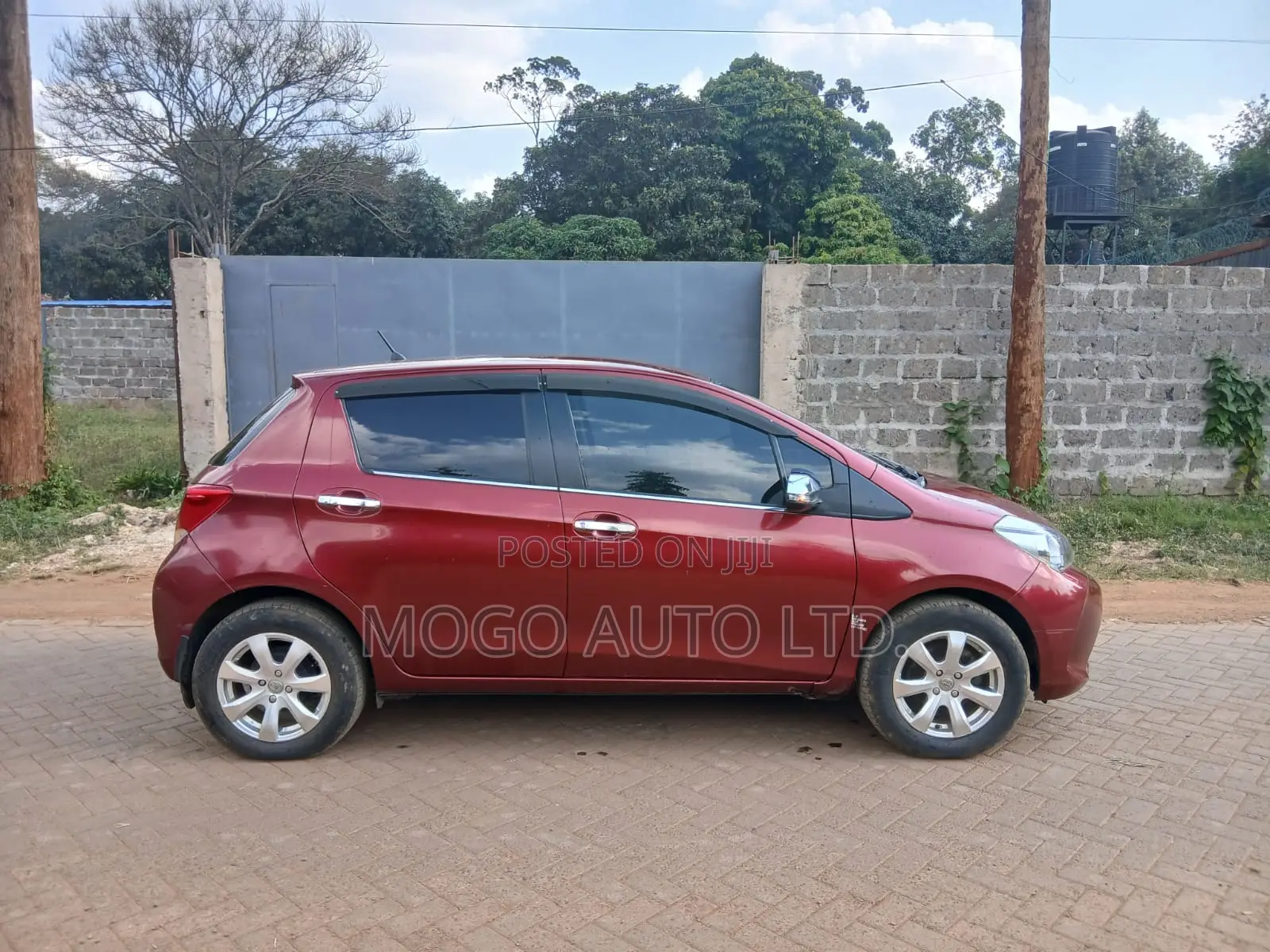 Toyota Vitz 2016 Red