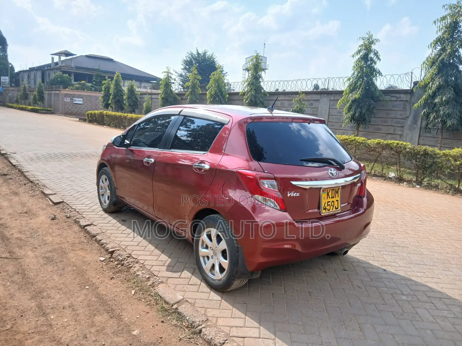 Toyota Vitz 2016 Red