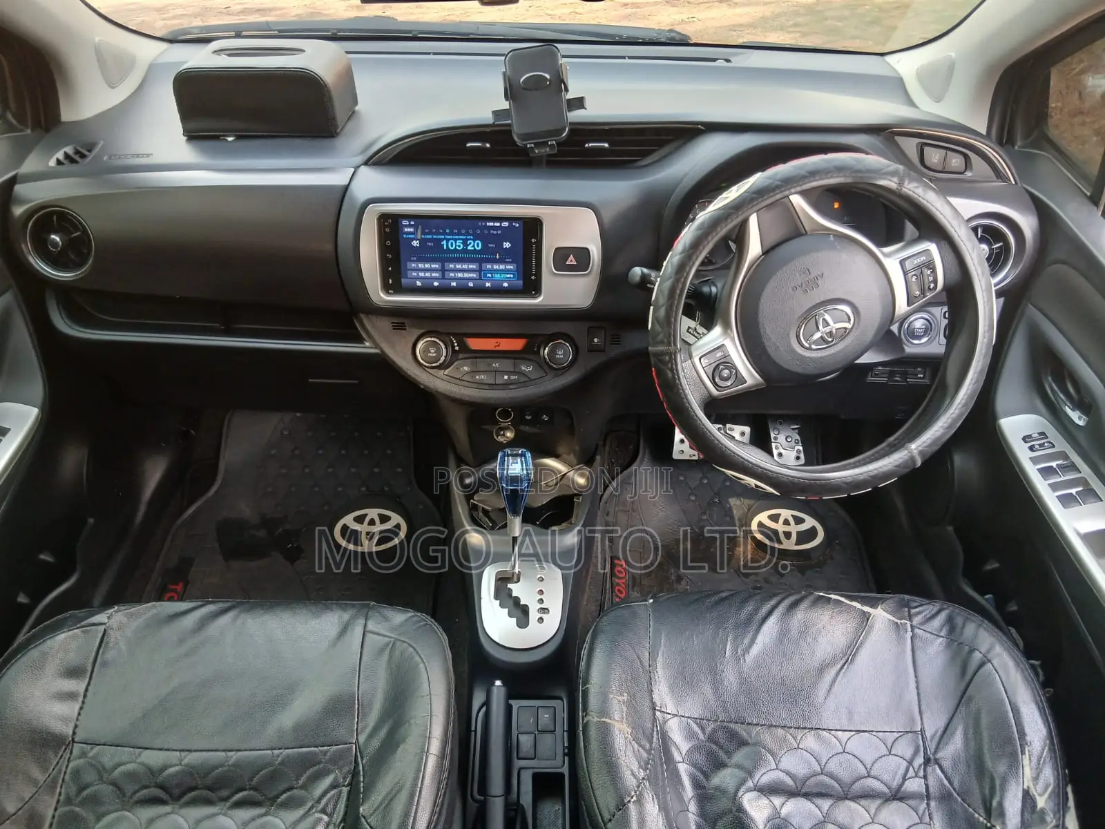Toyota Vitz 2016 Red
