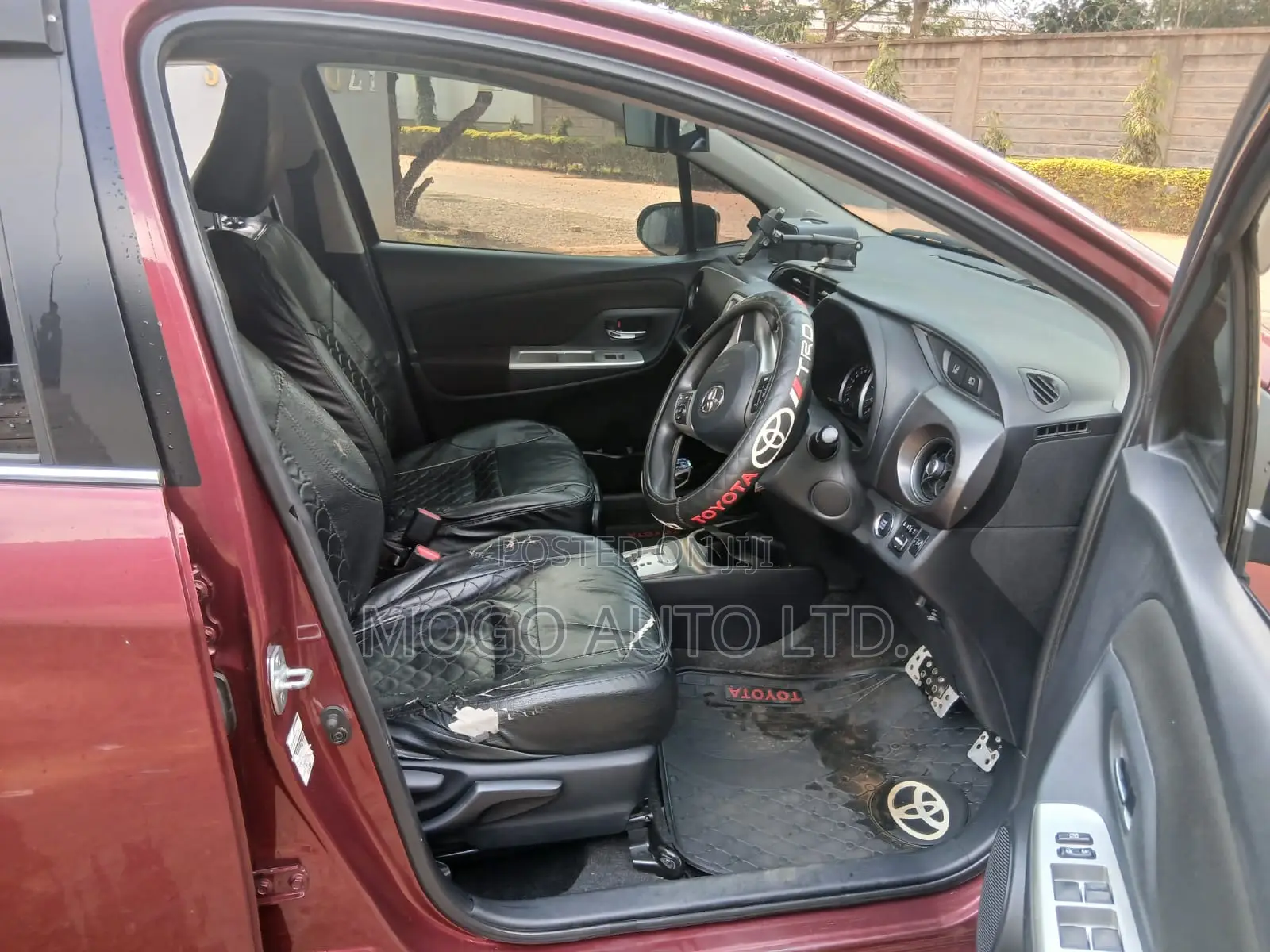 Toyota Vitz 2016 Red