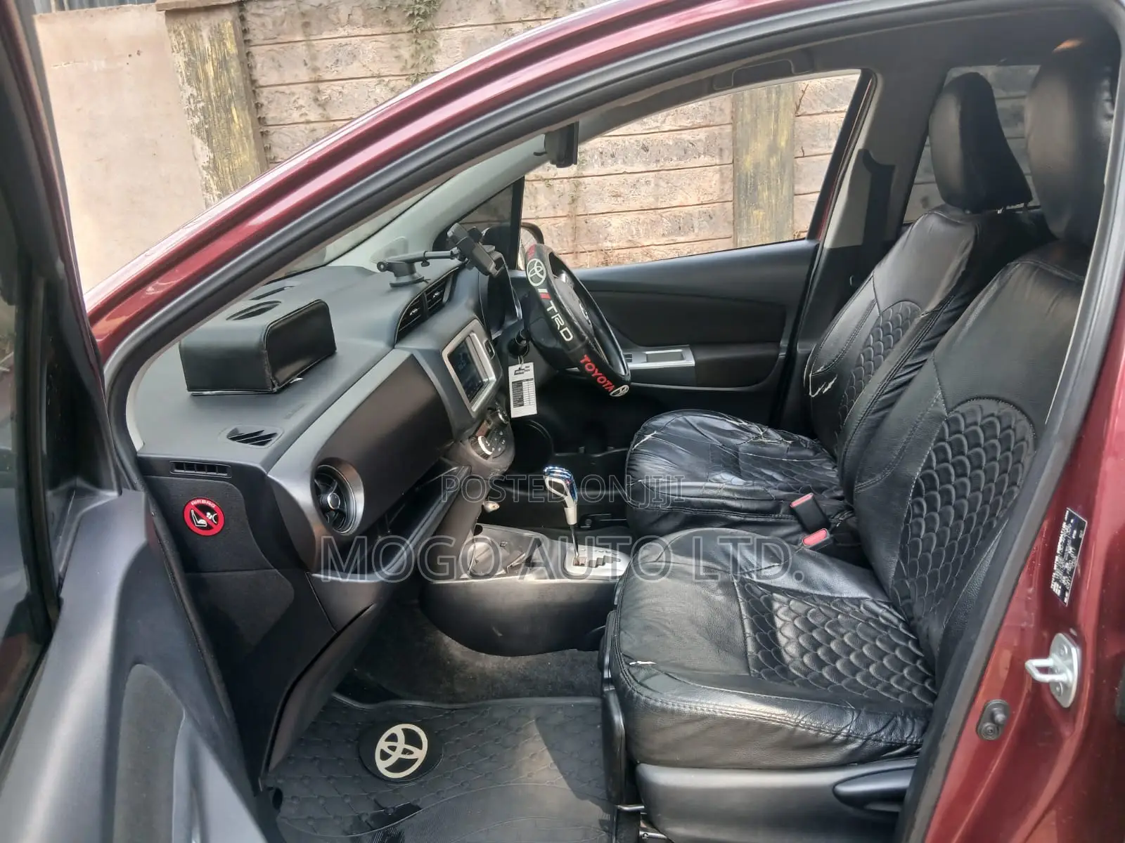 Toyota Vitz 2016 Red