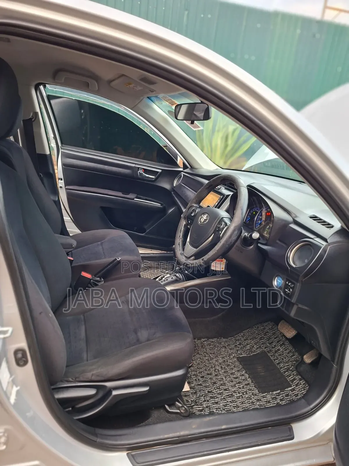Toyota Corolla Fielder 2014 Silver