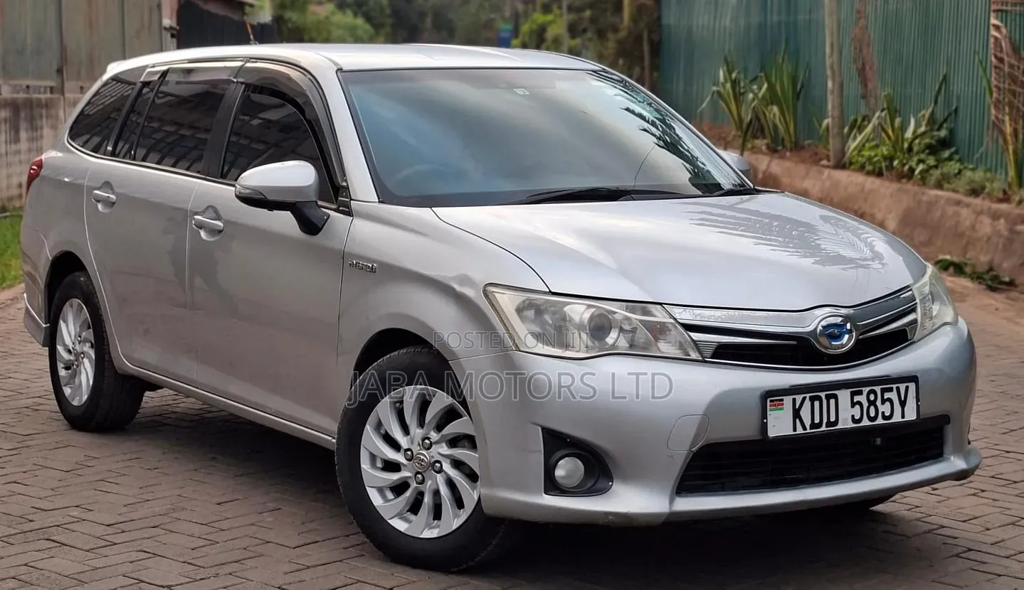 Toyota Corolla Fielder 2014 Silver