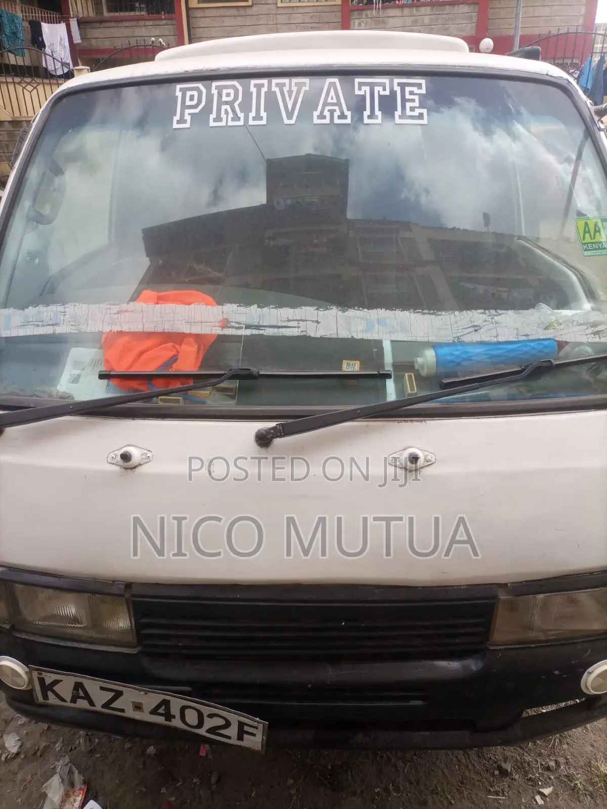 Nissan Caravan (Urvan) 2000 White