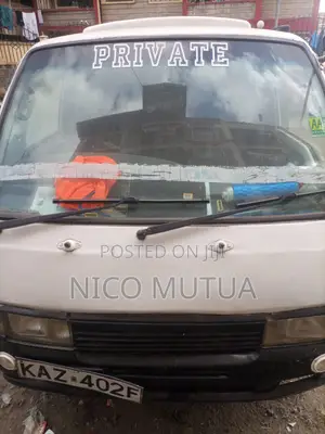 Nissan Caravan (Urvan) 2000 White