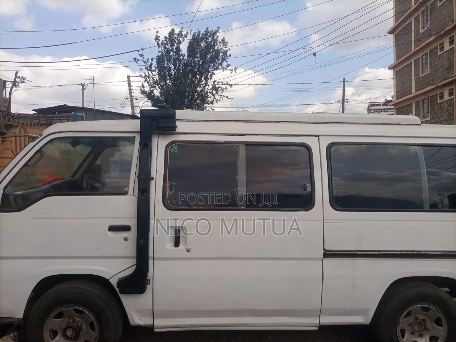 Nissan Caravan (Urvan) 2000 White