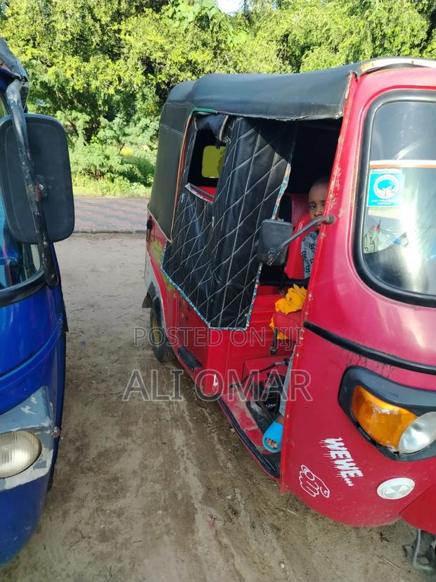 Piaggio 2024 Red - thumbnail 4