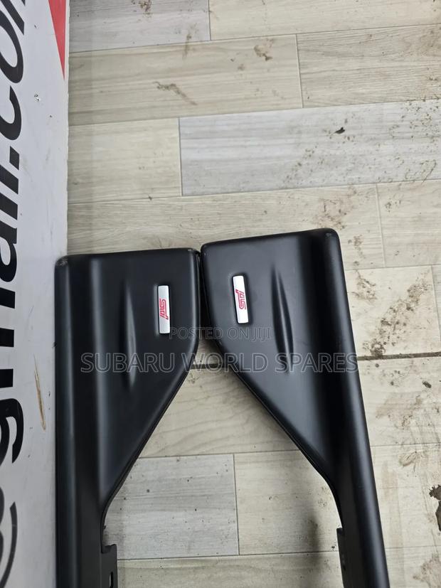 Subaru Revogue Side Skirt - thumbnail 3