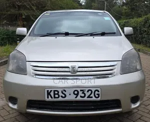 Toyota Raum 2005 Gold