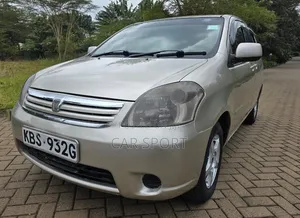 Toyota Raum 2005 Gold