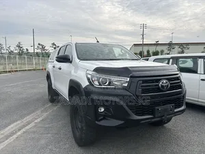 Toyota Hilux 2019 White