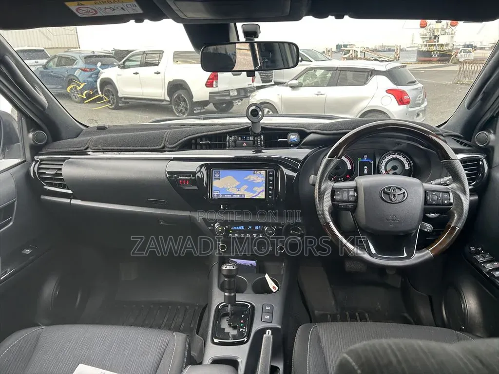 Toyota Hilux 2019 White