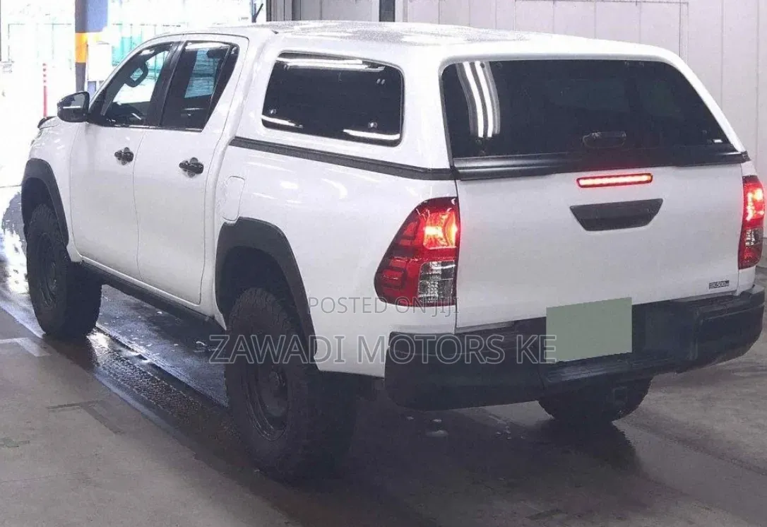 Toyota Hilux 2019 White