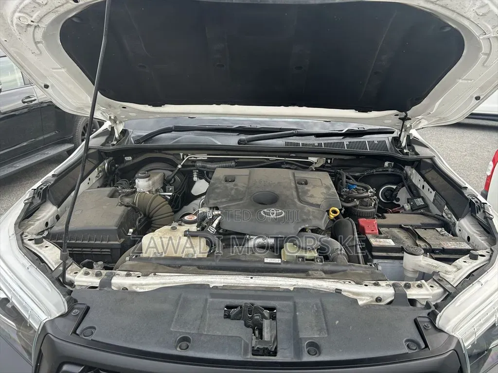 Toyota Hilux 2019 White