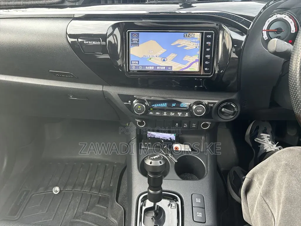 Toyota Hilux 2019 White
