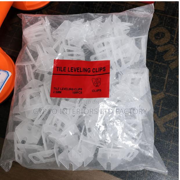 Tile Leveling Clips - main view