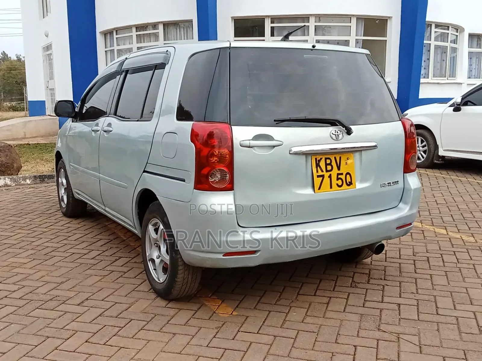 Toyota Raum 2004