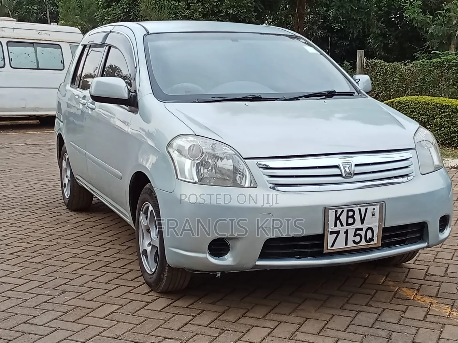 Toyota Raum 2004