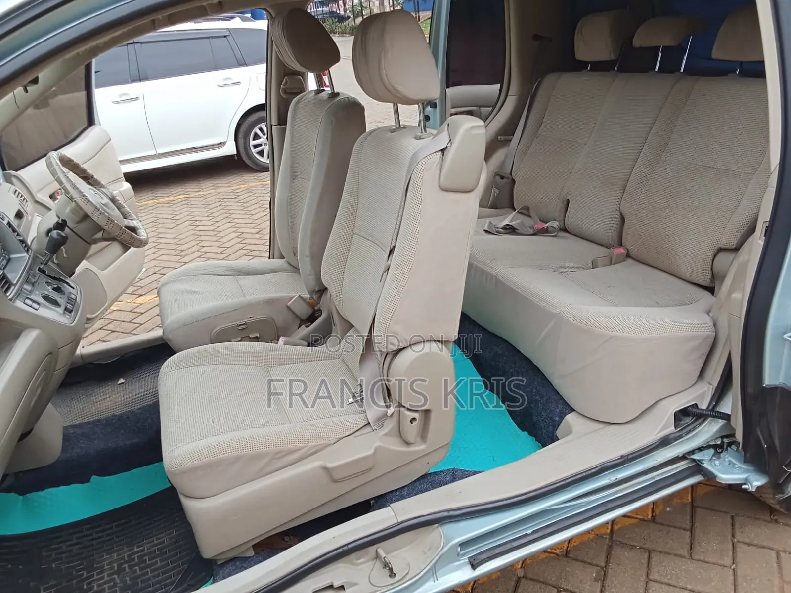 Toyota Raum 2004