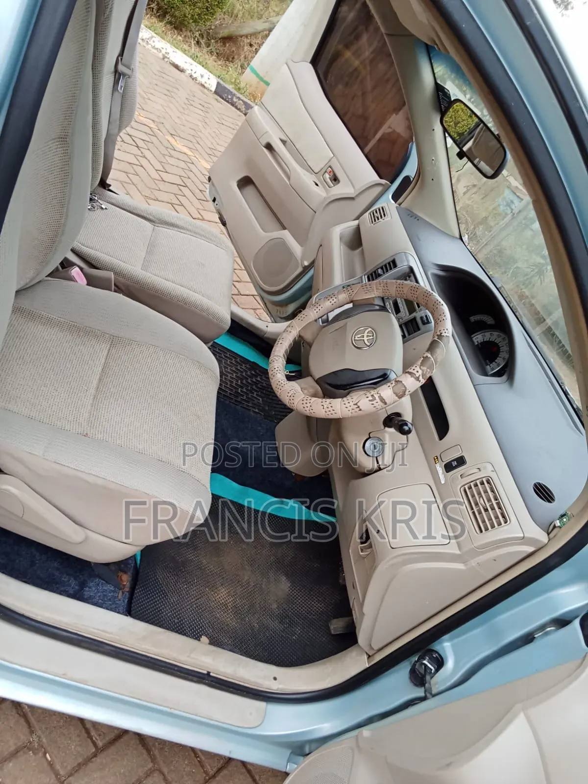Toyota Raum 2004