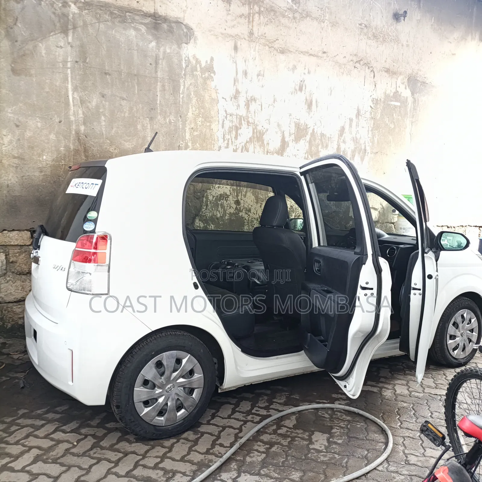 Toyota Spade 2019 White