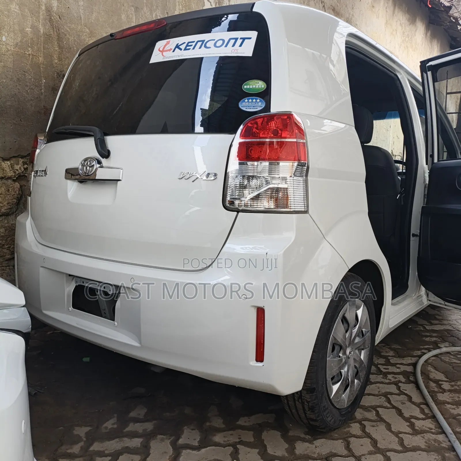 Toyota Spade 2019 White