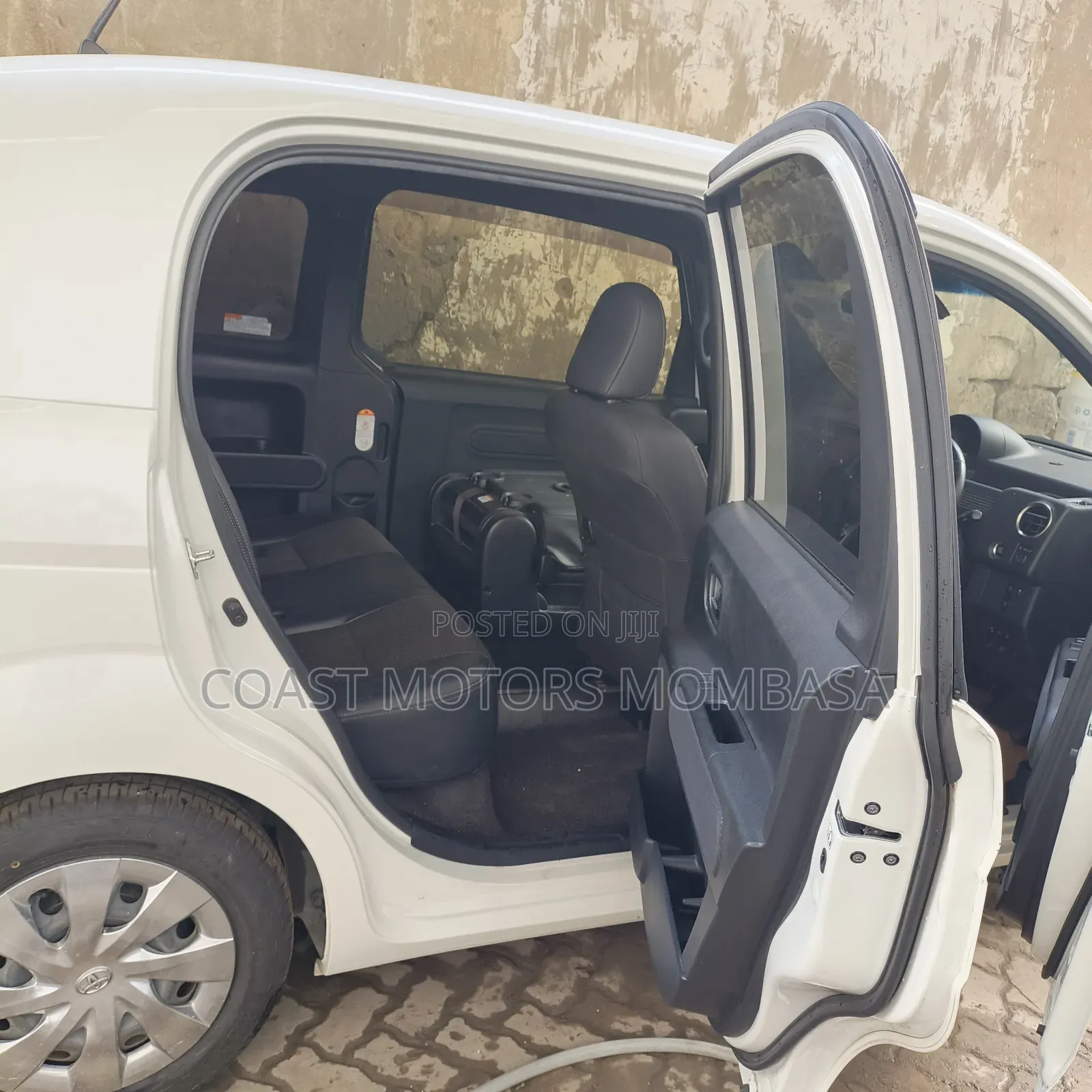Toyota Spade 2019 White