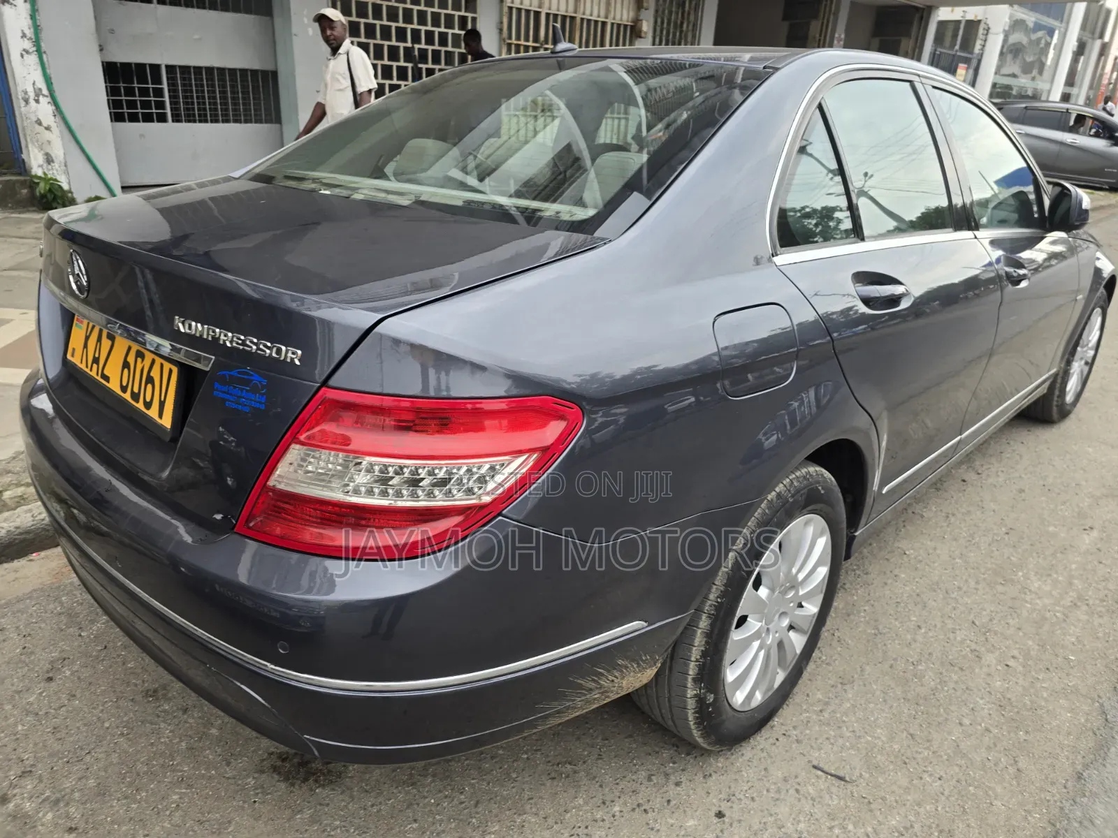 Mercedes-Benz C200 2009 Gray