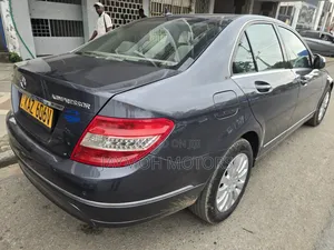 Mercedes-Benz C200 2009 Gray