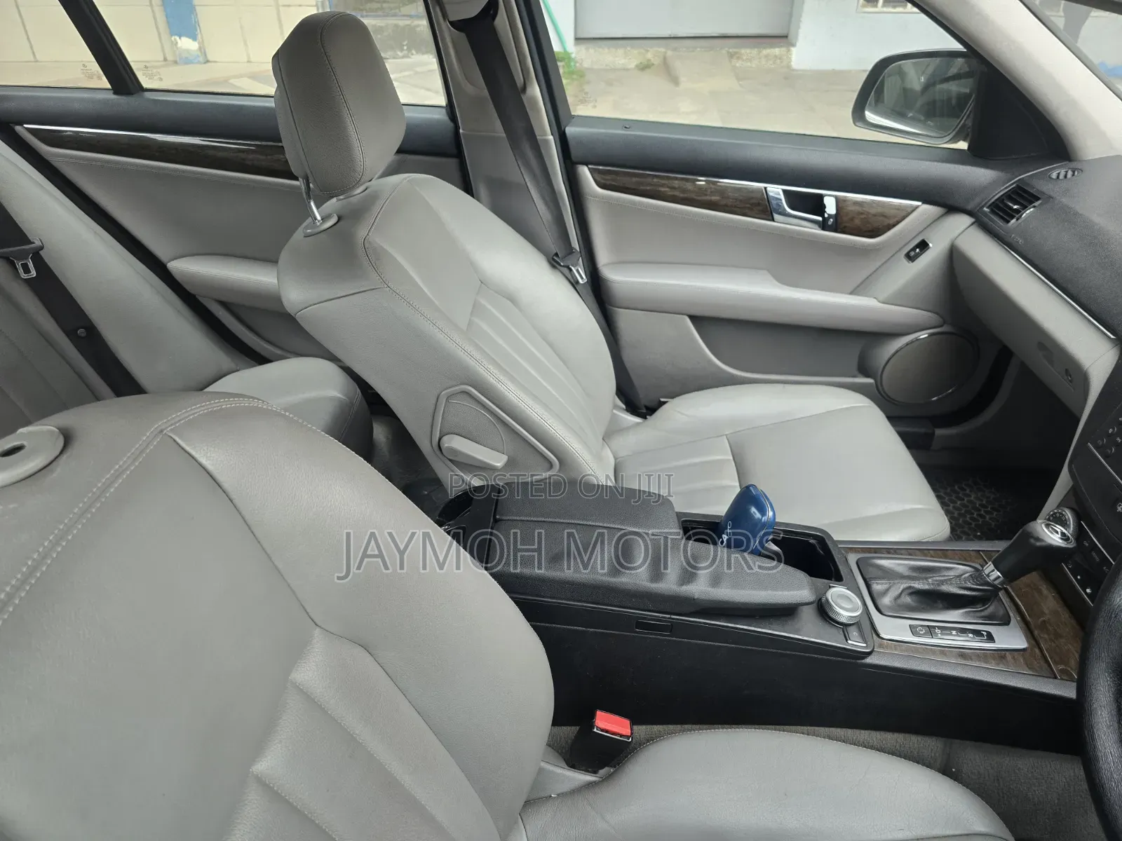 Mercedes-Benz C200 2009 Gray
