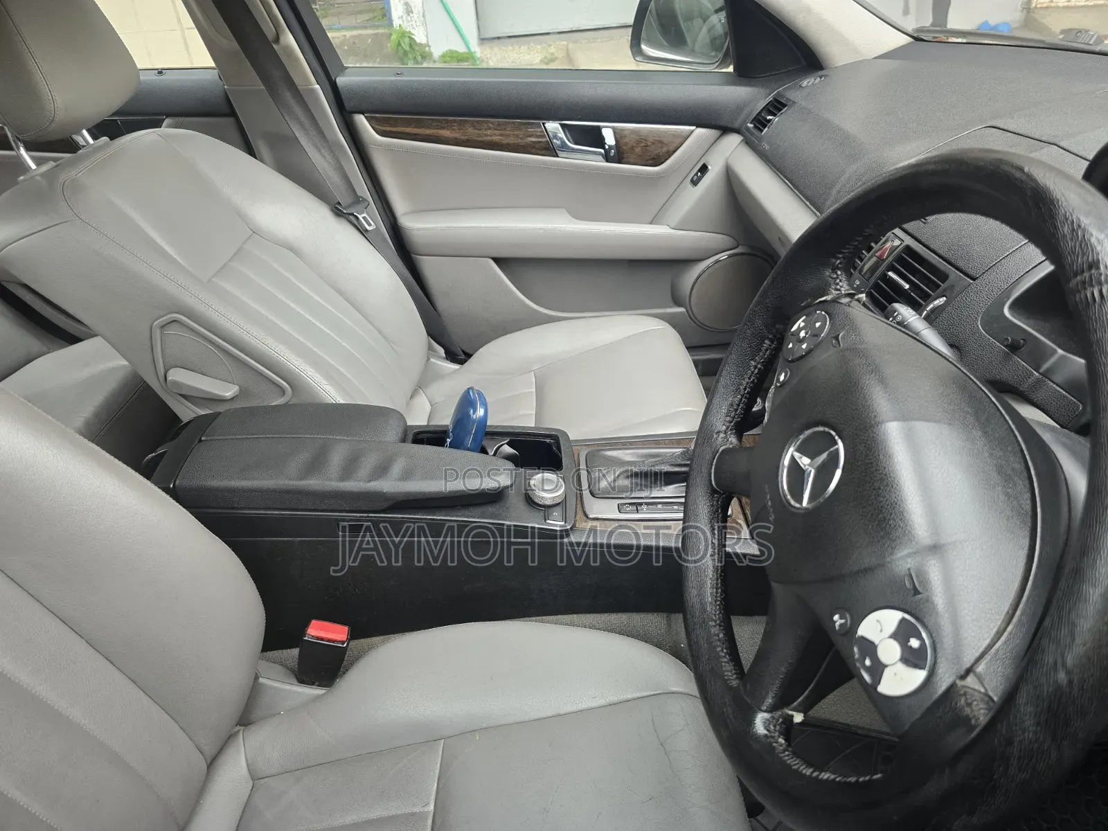Mercedes-Benz C200 2009 Gray