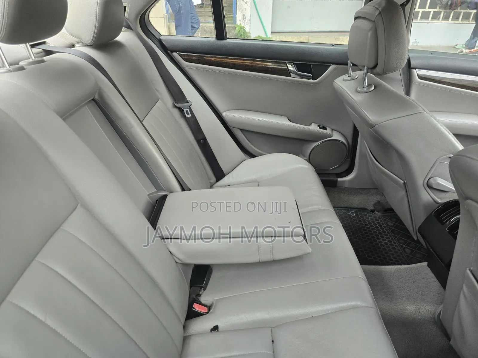 Mercedes-Benz C200 2009 Gray