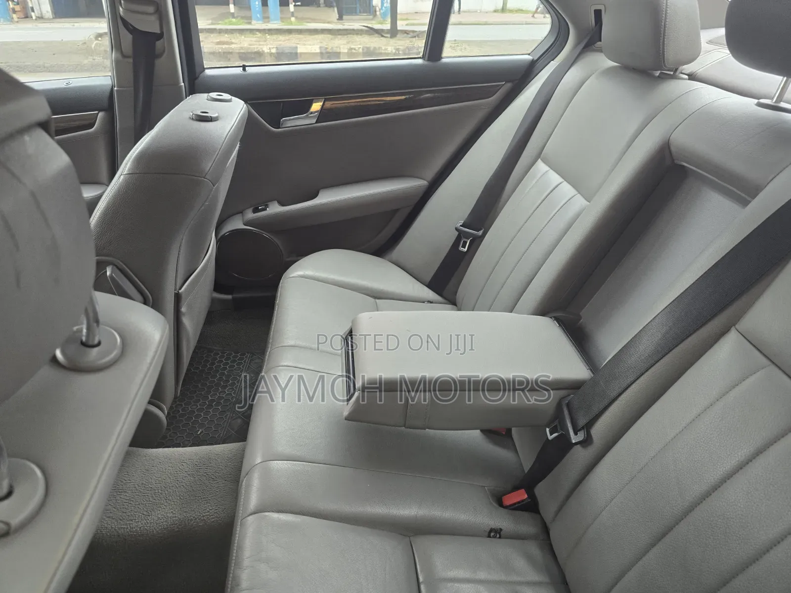 Mercedes-Benz C200 2009 Gray