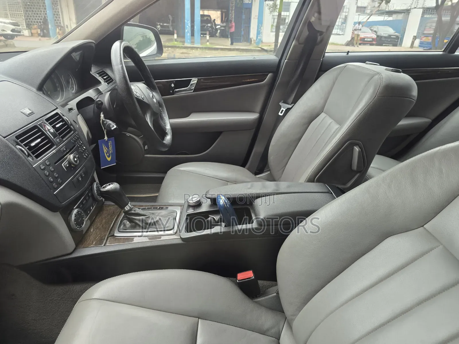 Mercedes-Benz C200 2009 Gray