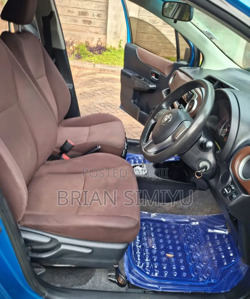 Toyota Vitz 2012 Blue