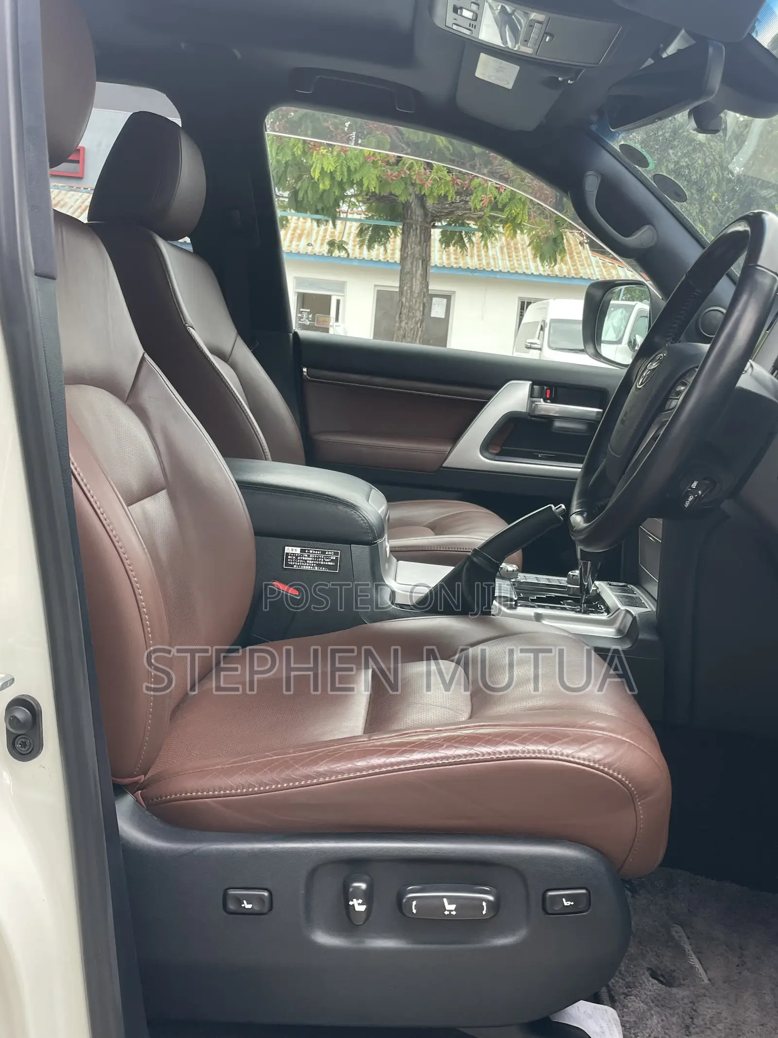 Toyota Land Cruiser 4.6 V8 ZX 2019 White