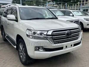 Toyota Land Cruiser 4.6 V8 ZX 2019 White