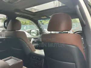 Toyota Land Cruiser 4.6 V8 ZX 2019 White