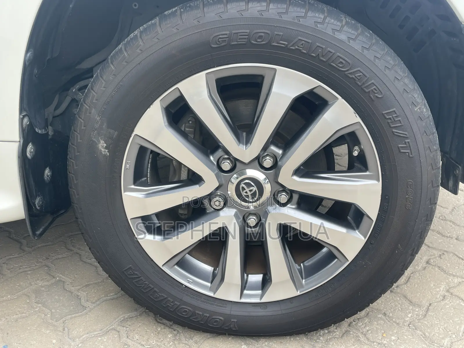 Toyota Land Cruiser 4.6 V8 ZX 2019 White