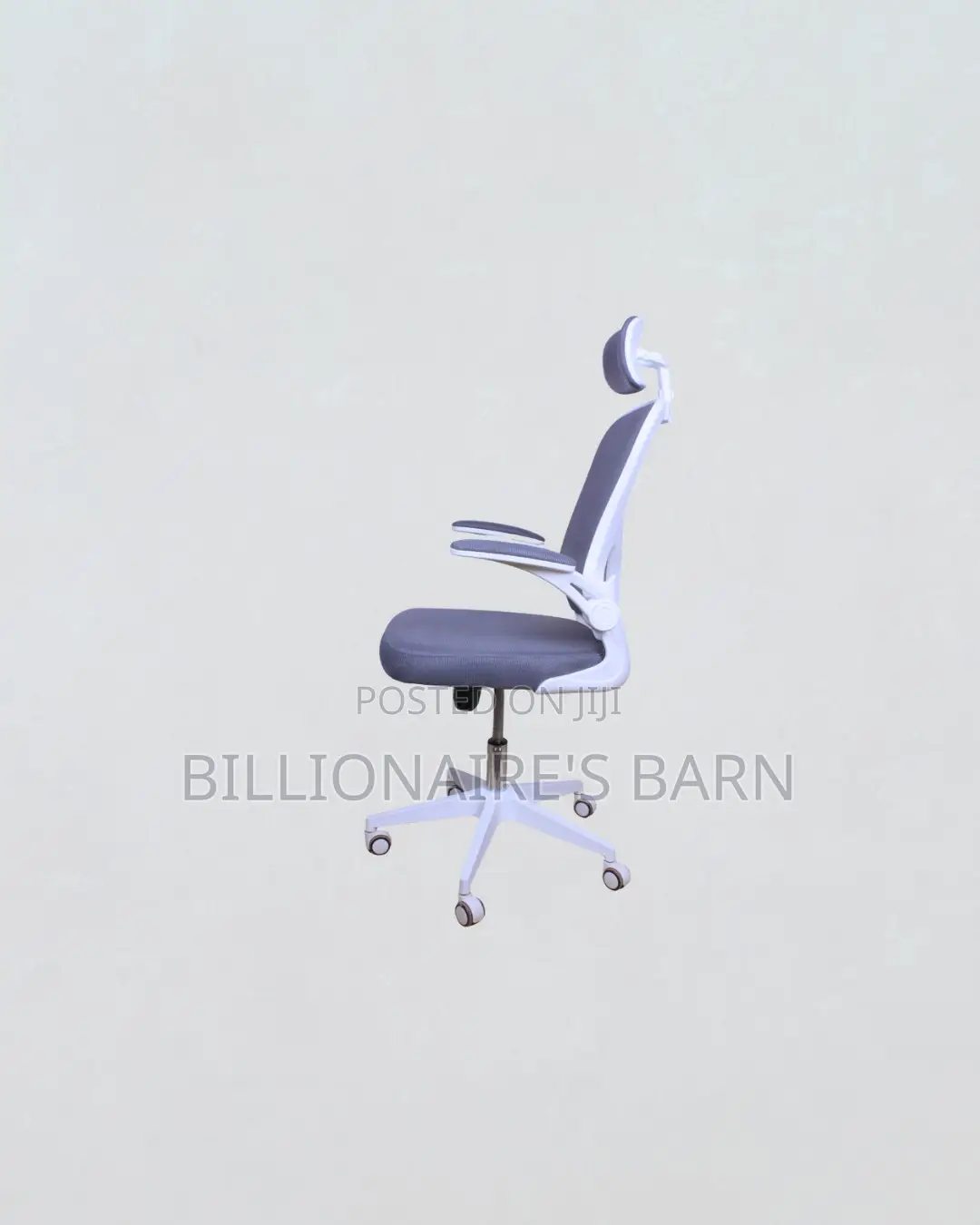 Practical Ergonomic Office Chair With Headrest for All Day Support