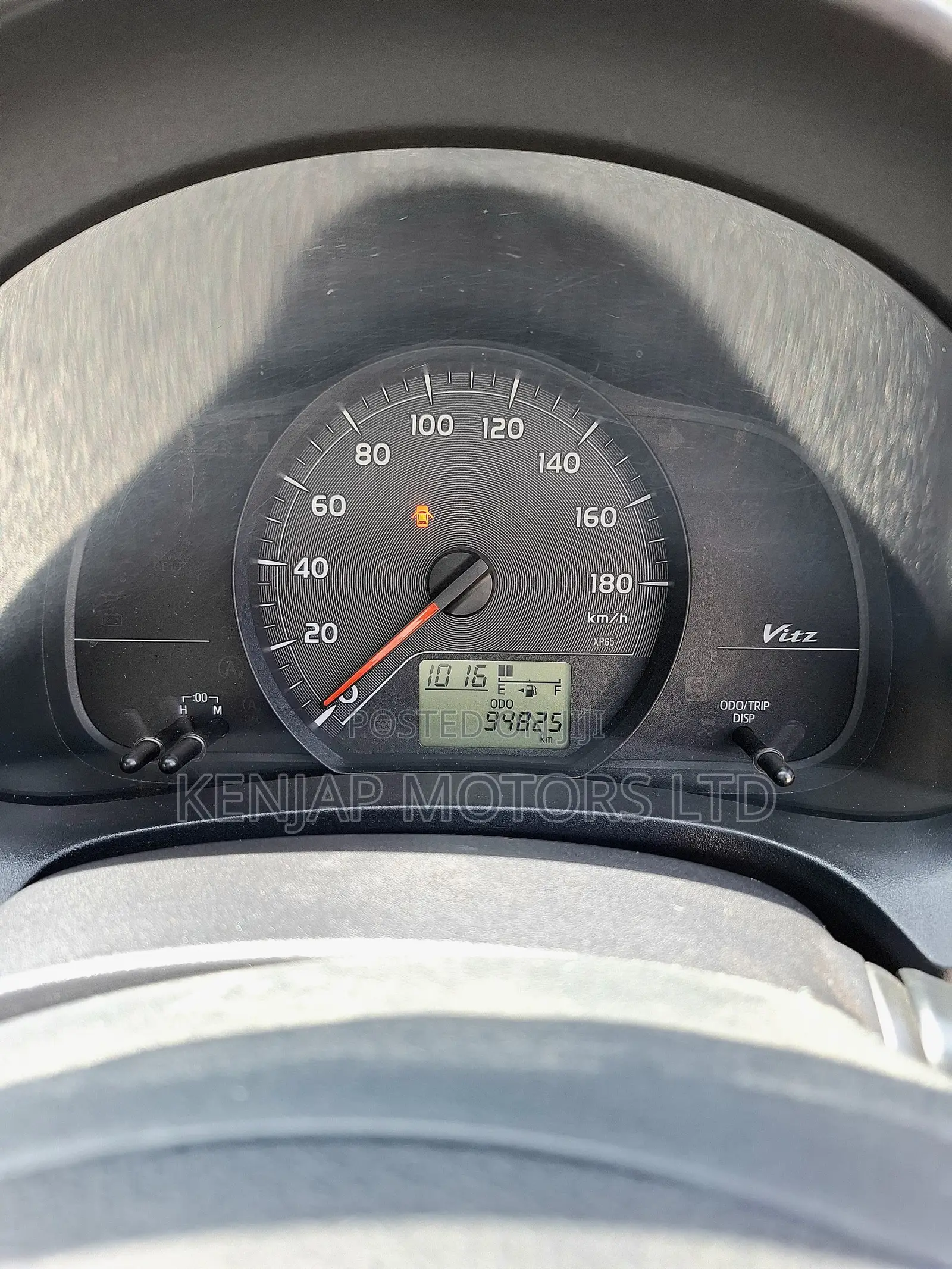Toyota Vitz 2011 Silver