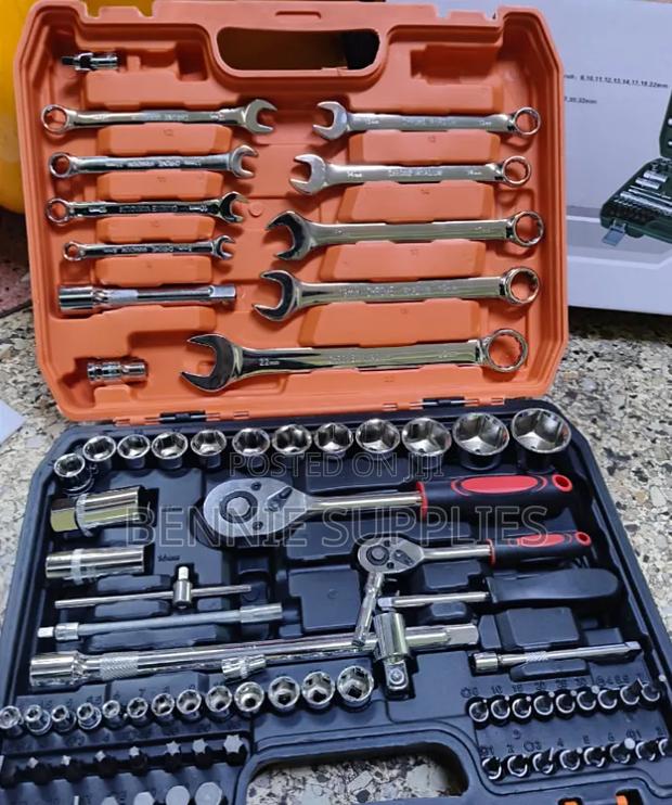 82pcs Socket Wrench Set