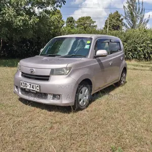 Toyota bB 2015 Gold