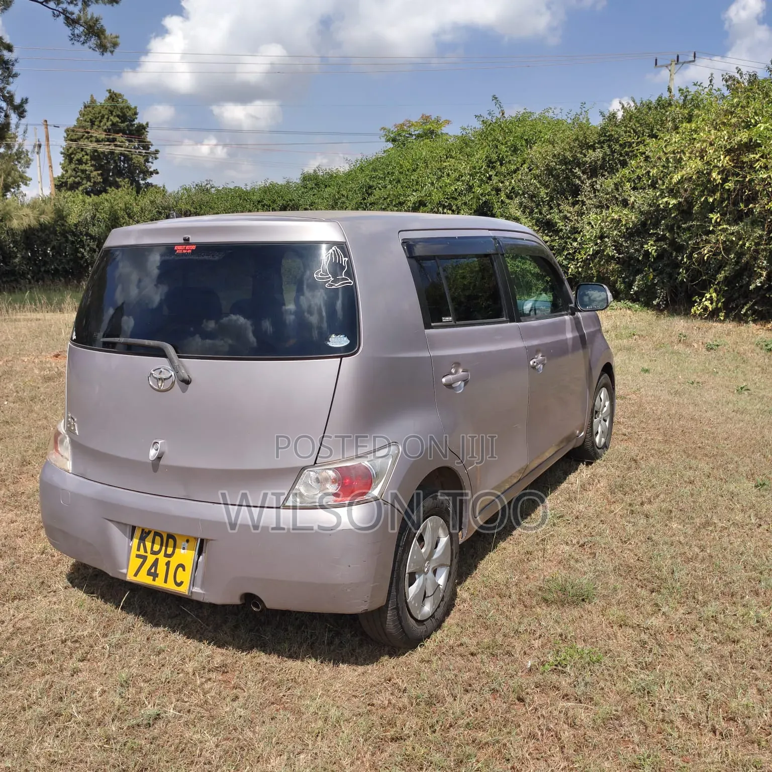 Toyota bB 2015 Gold