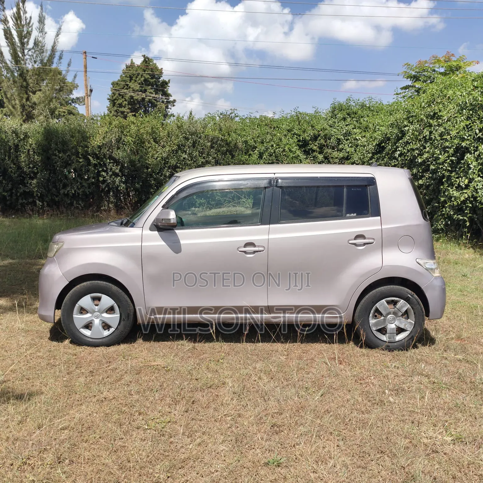 Toyota bB 2015 Gold