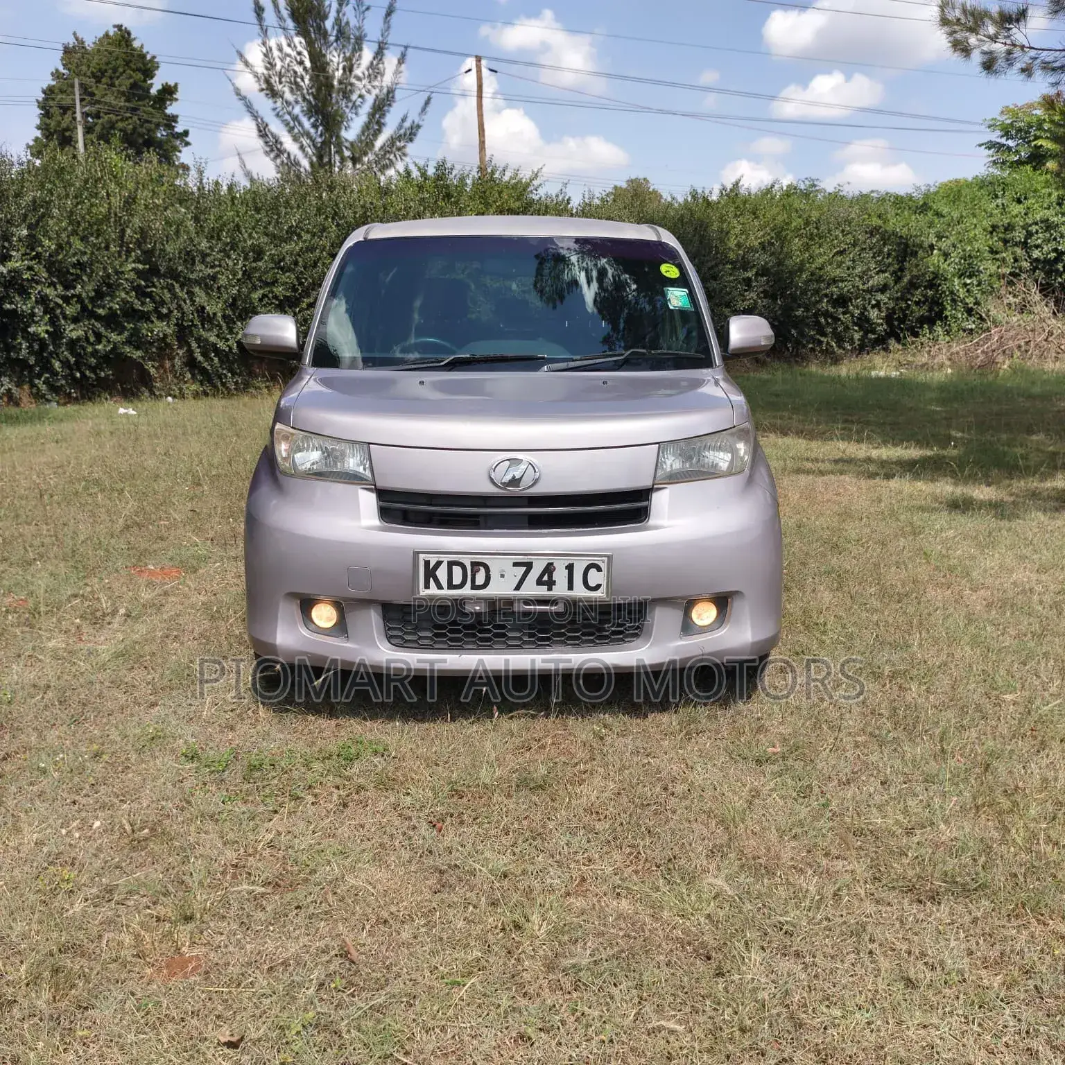 Toyota bB 2015 Gold