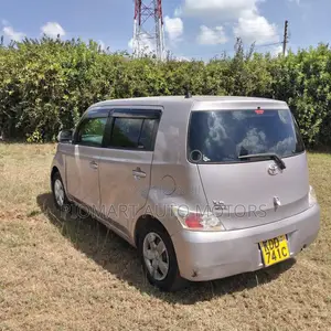 Toyota bB 2015 Gold