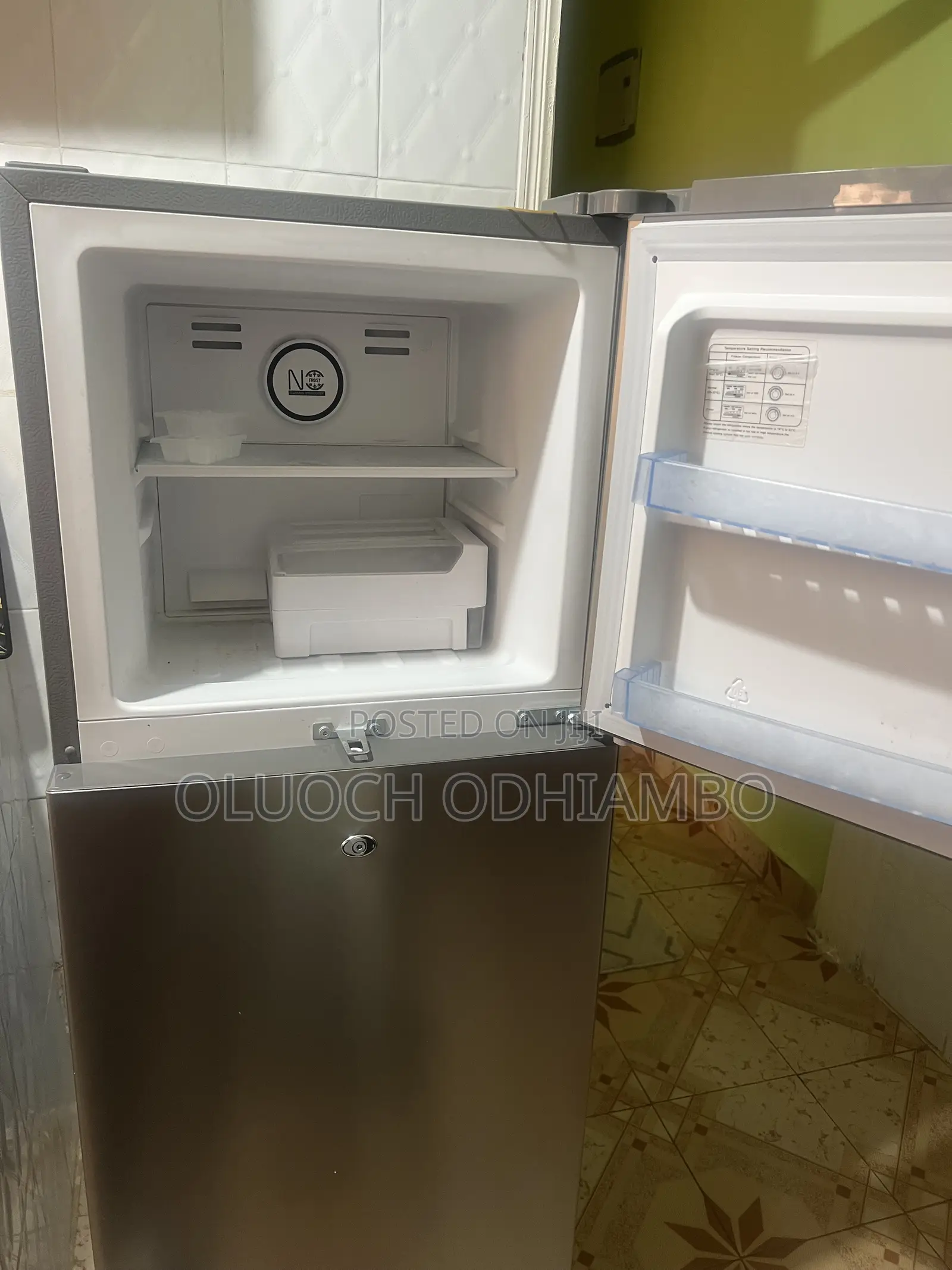 Ramtons Refrigerator (RF/329)