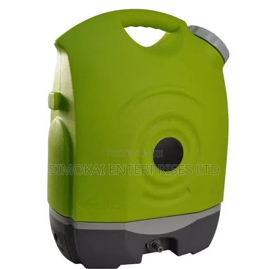 Snomaster 17L Portable Pressure Washer Is a Cordless, 12V Cleaner